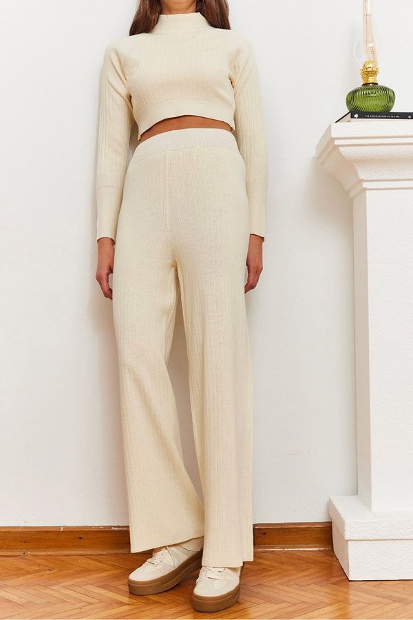 Bianco Lucci Bianco Lucci Women's Crop Ribbed Finger Detailed Knitwear Bottom-Top Set