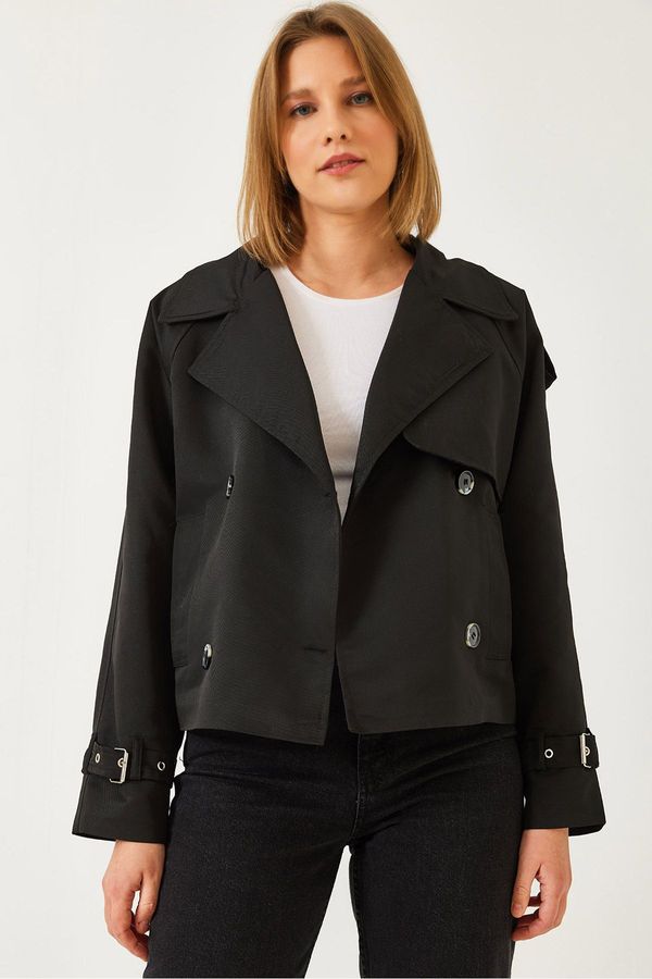 Bianco Lucci Bianco Lucci Women's Epaulette Detailed Pocketed Short Trench Coat 2462