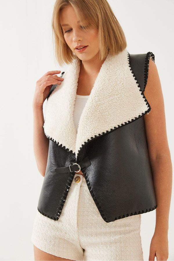 Bianco Lucci Bianco Lucci Women's Handcrafted Detailed Sheepskin Vest 6391
