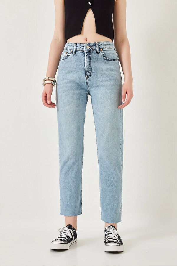 Bianco Lucci Bianco Lucci Women's Laser Cut Mom Pants 5123