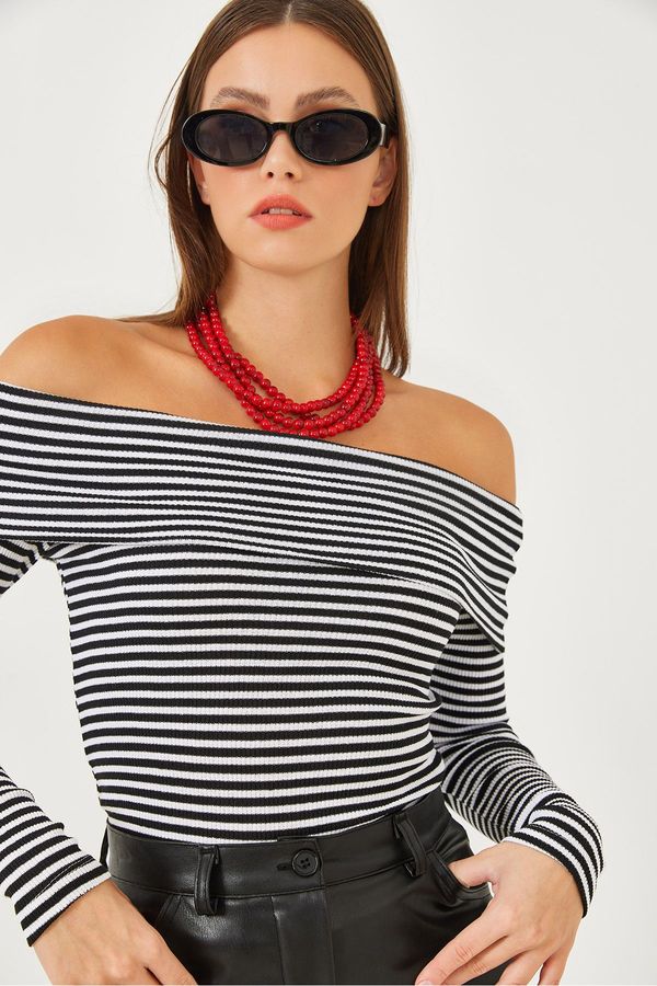 Bianco Lucci Bianco Lucci Women's Madonna Collar Striped Ribbed Long Sleeve Blouse