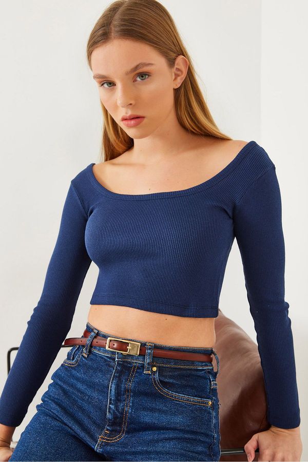 Bianco Lucci Bianco Lucci Women's Square Neck Long Sleeve Basic Crop Blouse 2405