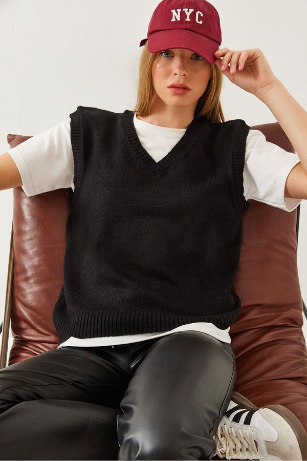 Bianco Lucci Bianco Lucci Women's V Neck Knitted Sweater