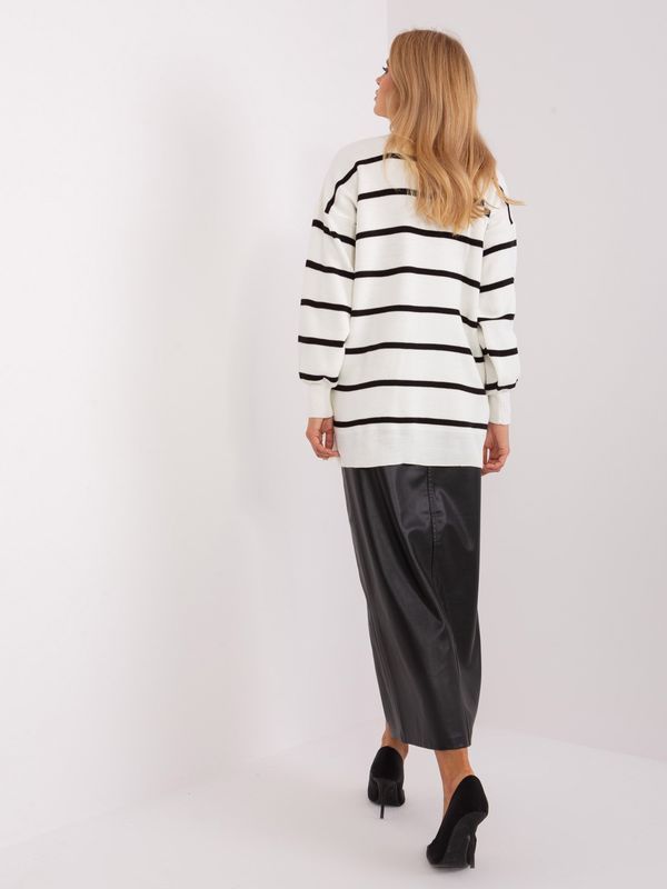 Fashionhunters Black and ecru women's oversize striped sweater