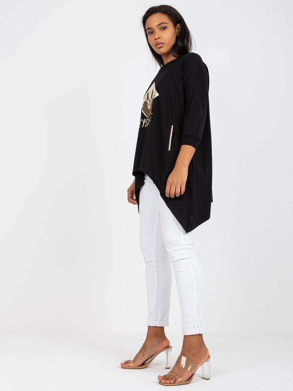 Fashionhunters Black blouse of larger size with pockets