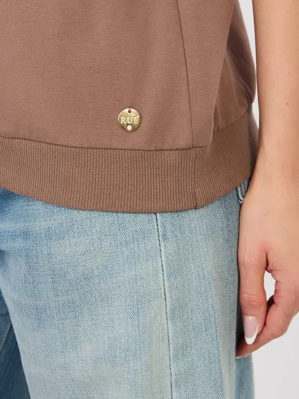 RELEVANCE Блуза в бяло и кафяво с V-образно деколте