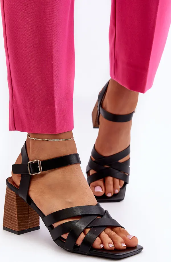 Boto Boto Дамски черни сандали на танкетка Opifiana