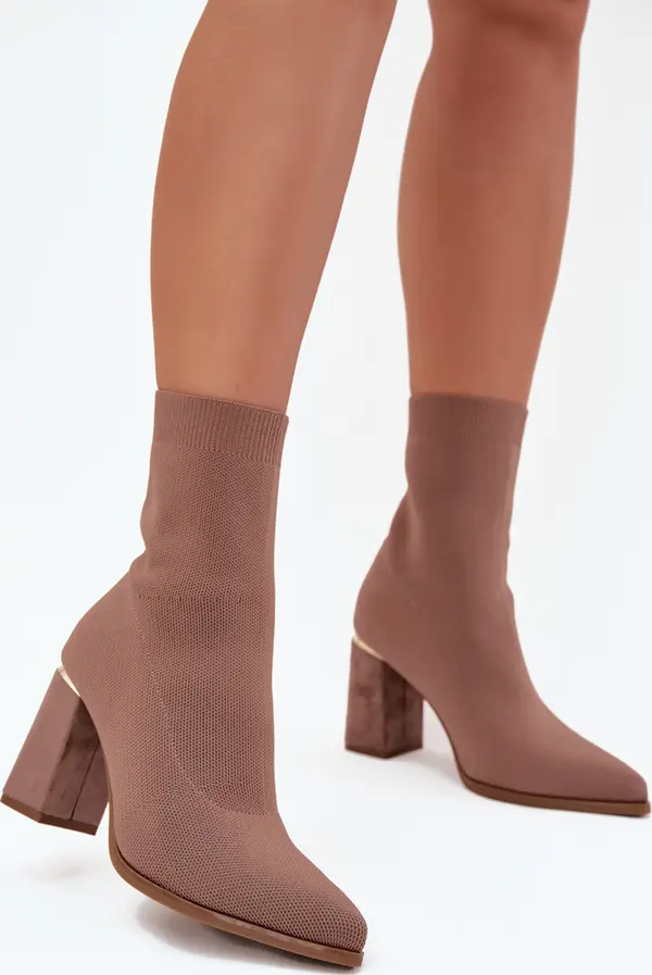 Boto Boto Материални дамски ботуши на ток бежови Virelle