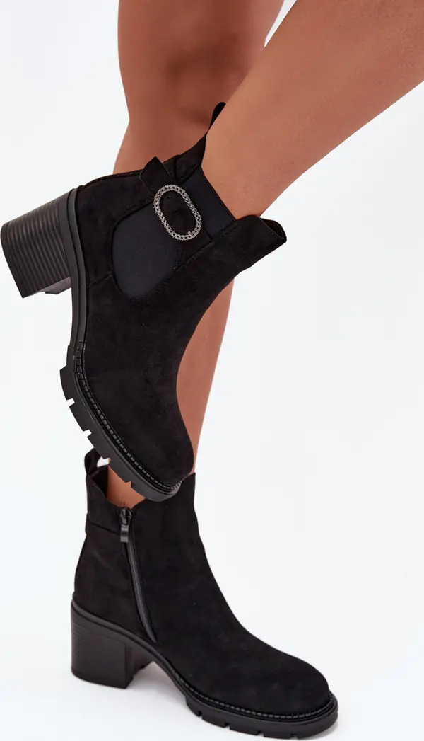 Boto Boto Уютни дамски ботушки на ток с декоративна катарама черни Melara