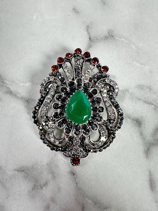 BG Brooch XZ459-109 silver + green