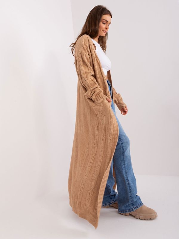 Fashionhunters Camel long sweater with cables