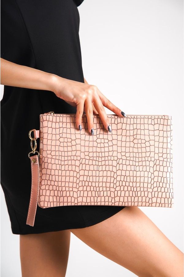 Capone Outfitters Capone Outfitters Patent Leather Croco Patterned Paris Women's Clutch Bag