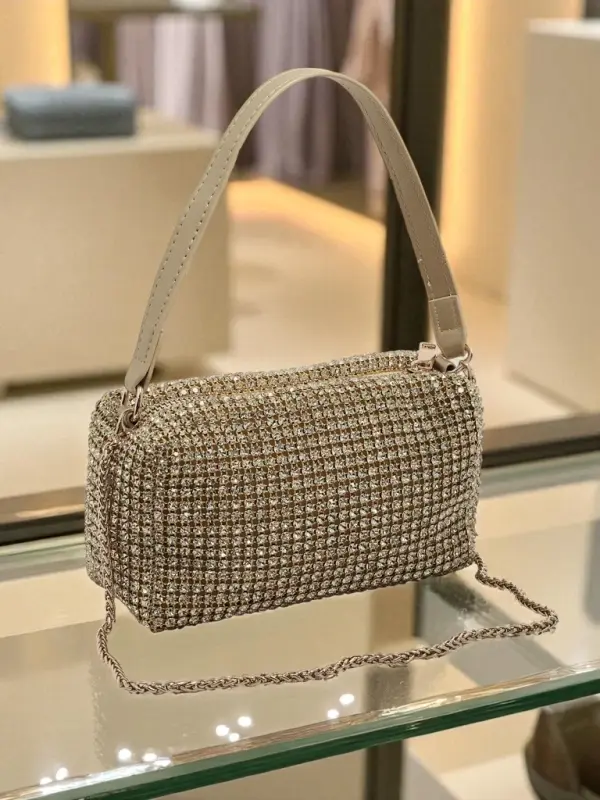 Resti Чанта от листа с кубичен цирконий