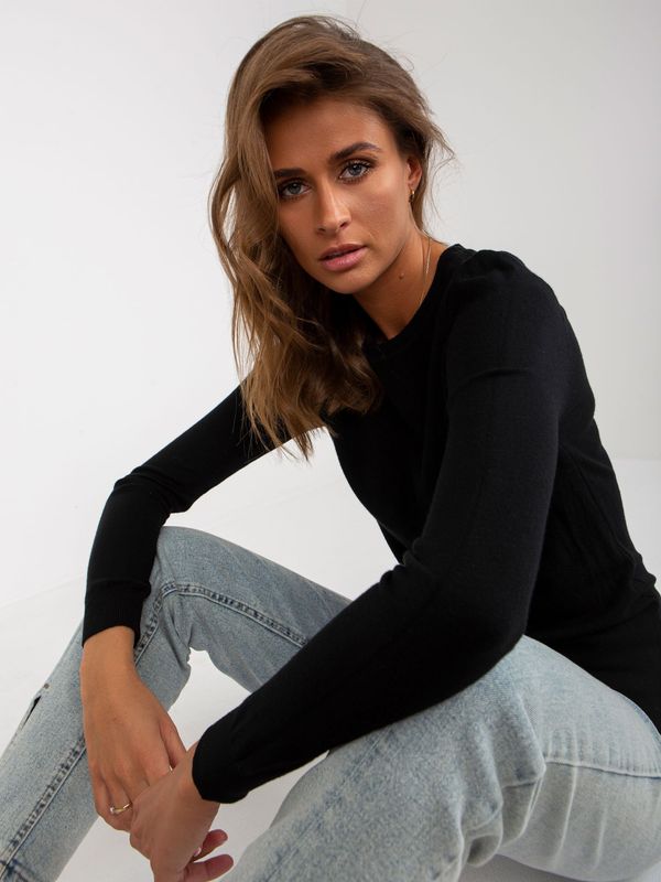 Fashionhunters Черен дамски класически пуловер