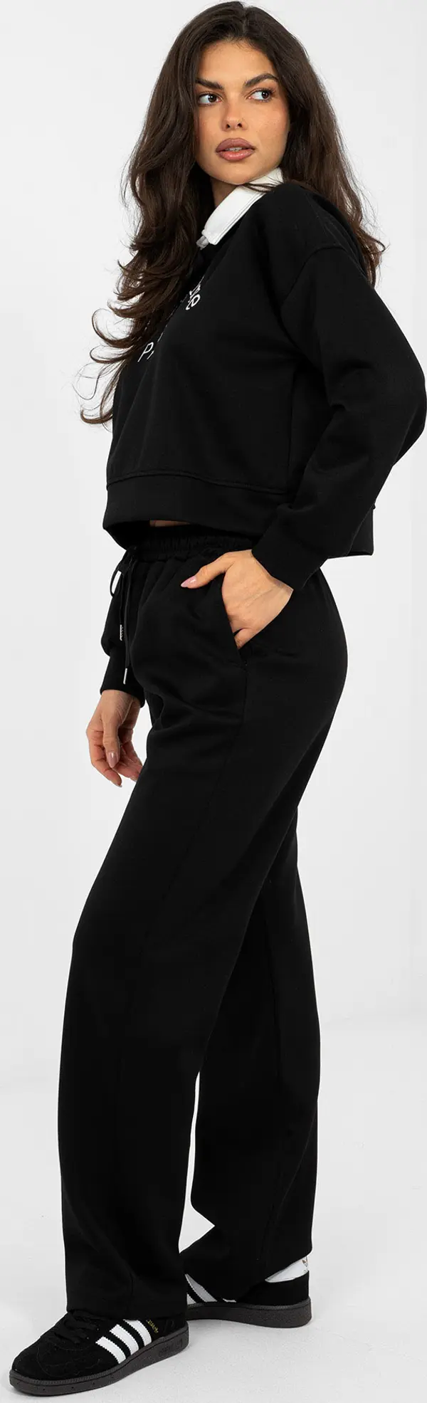 Italy Moda Черен къс суитшърт с бродерия