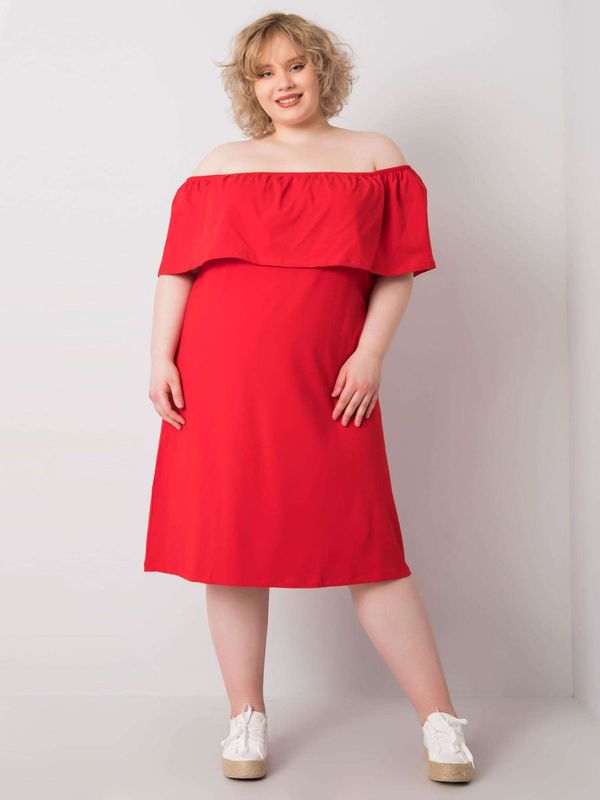 Fashionhunters Червена рокля плюс размери с испанско деколте