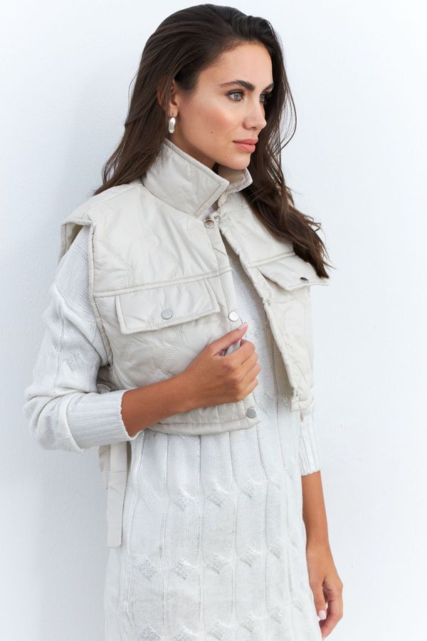 Cool & Sexy Cool & Sexy Women's Beige Crop Vest IS808