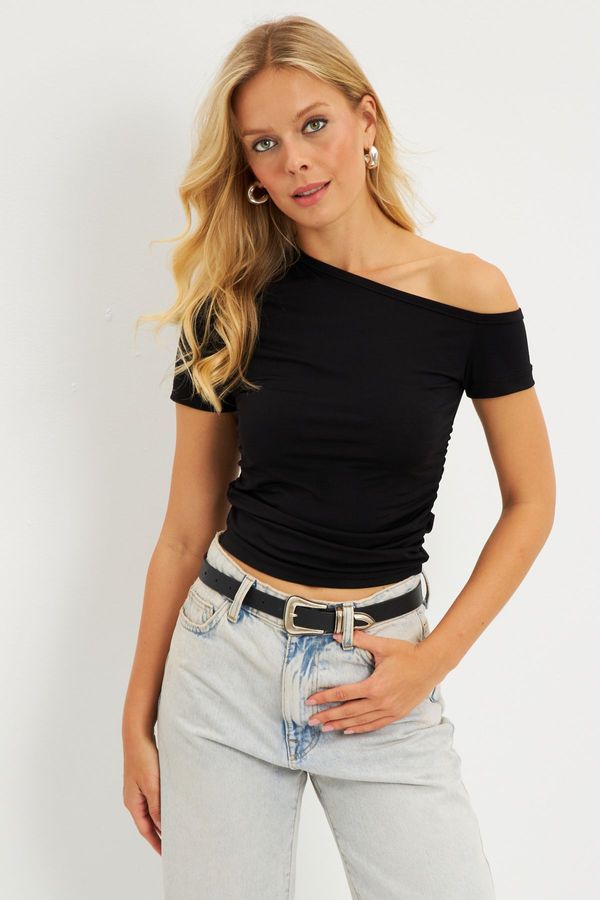 Cool & Sexy Cool & Sexy Women's Black Asymmetrical Collar Gathered Blouse