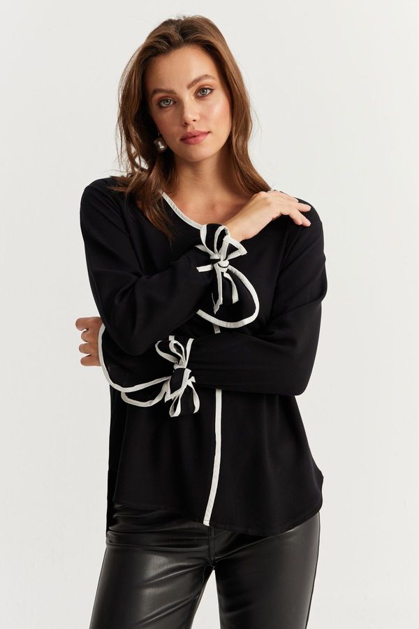 Cool & Sexy Cool & Sexy Women's Black-White Contrast Plaid Woven Blouse