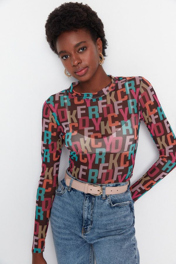 Trendyol Дамска блуза. Trendyol Alphabet