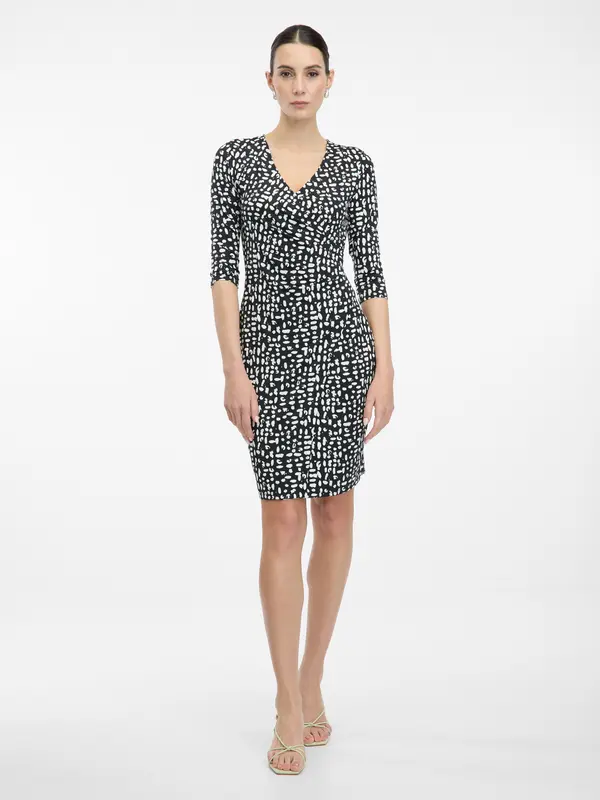 Orsay Дамска черна рокля с шарки до коляното