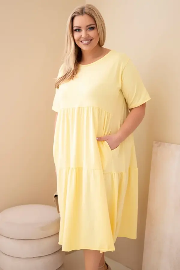 Kesi Włoski Дамска къса рокля Kesi Plus Size с волани в жълто