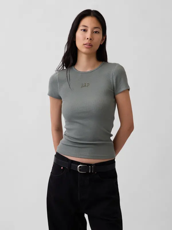 GAP Дамска оребрена тениска с логото на GAP