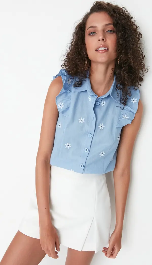 Trendyol Дамска риза. Trendyol Ruffle