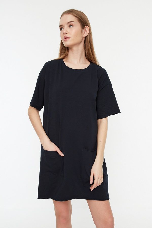 Trendyol Дамска рокля Trendyol Basic