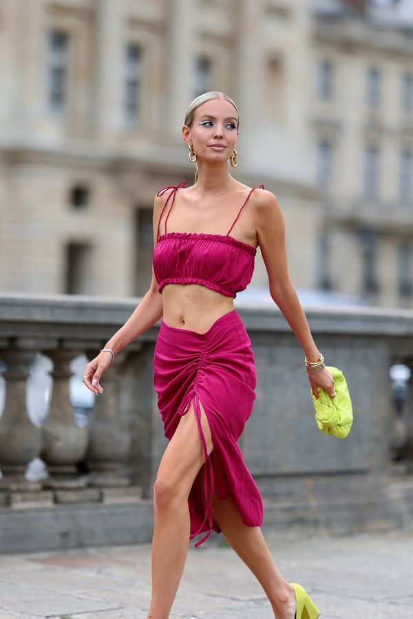 Trendyol Дамска рокля Trendyol TBESS22AU0070/CİNNAMON