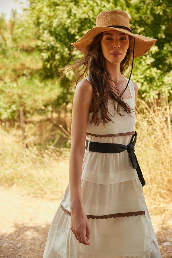 Trendyol Дамска рокля. Trendyol Detailed