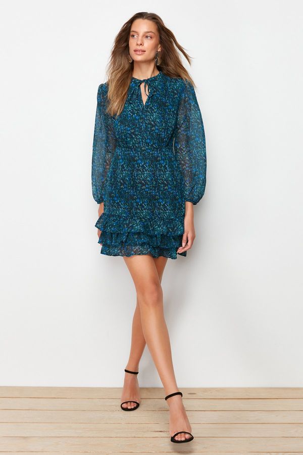 Trendyol Дамска рокля. Trendyol Ruffle
