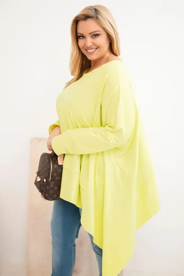 Kesi Włoski Дамска туника за големи размери с асиметричен подгъв