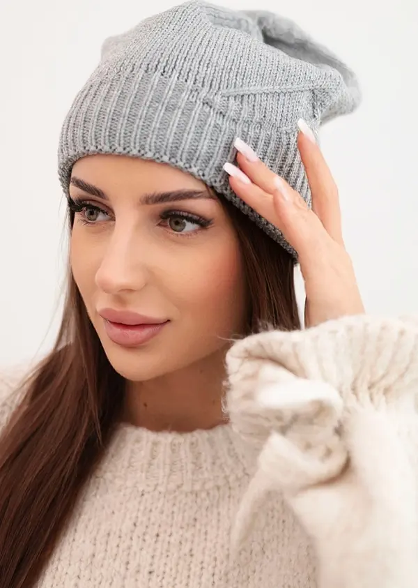 Kesi Дамска зимна шапка Kesi с нежен модел K379 сива