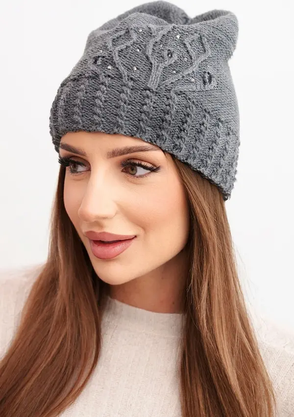 Kesi Дамска зимна шапка Кеси с пайети и плитка