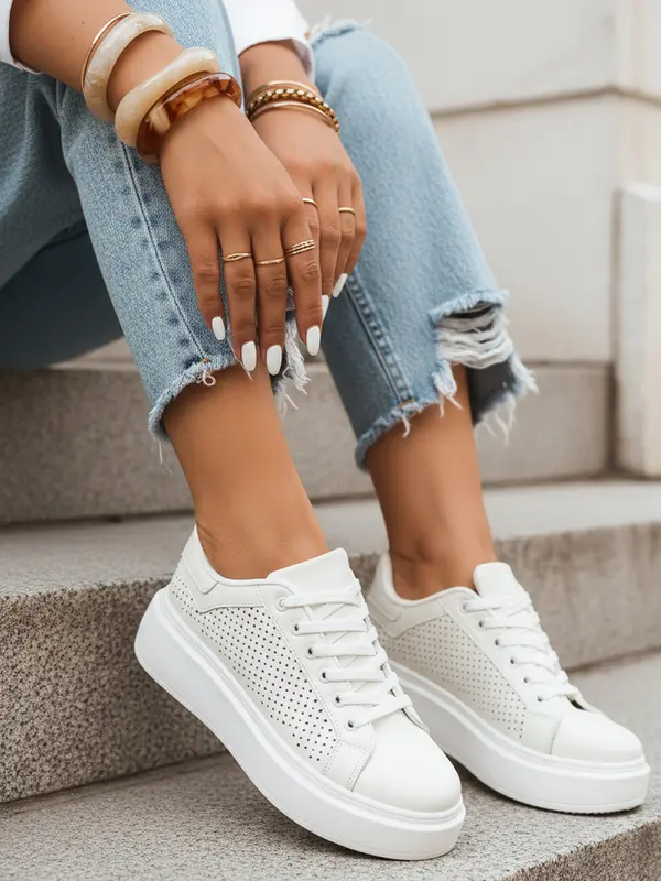 DStreet Дамски бели ниски маратонки