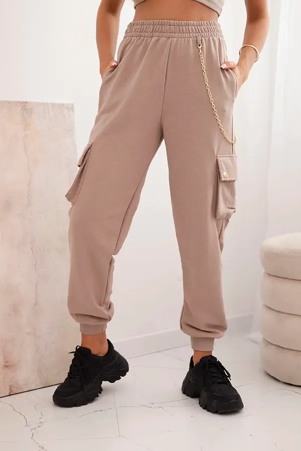 Kesi Дамски бежови карго панталони с джобове и верижка