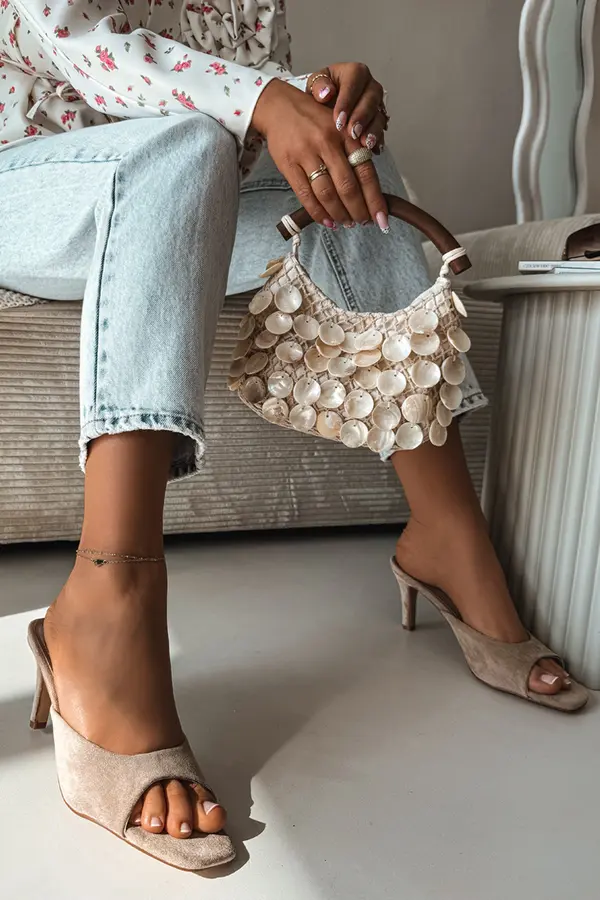 Boto Дамски бежови сандали на ток Revina