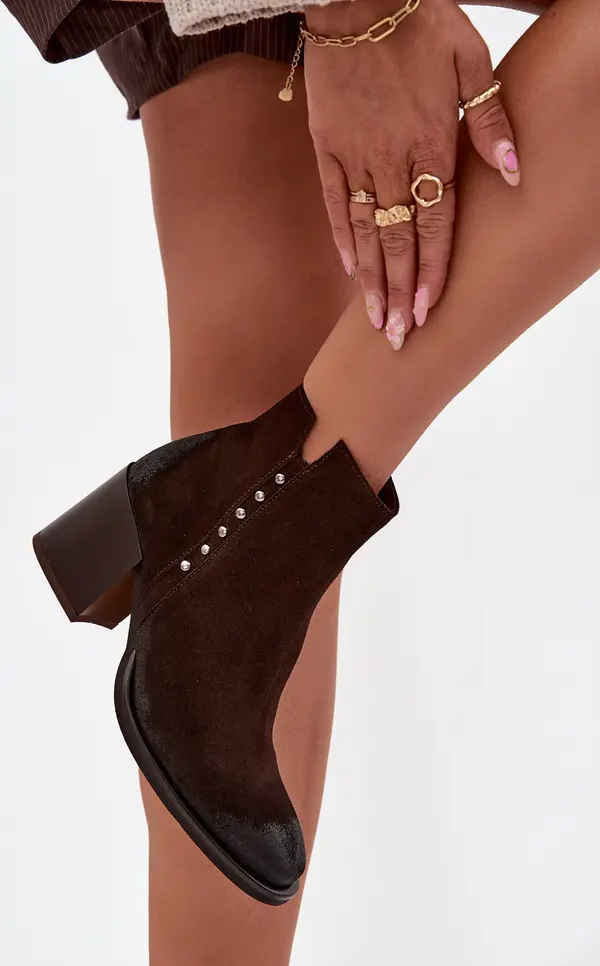 Zazoo Дамски боти от естествен набук на ток Zazoo 1136 шоколадови