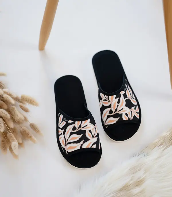 Natural Style Дамски чехли NS-018b черни