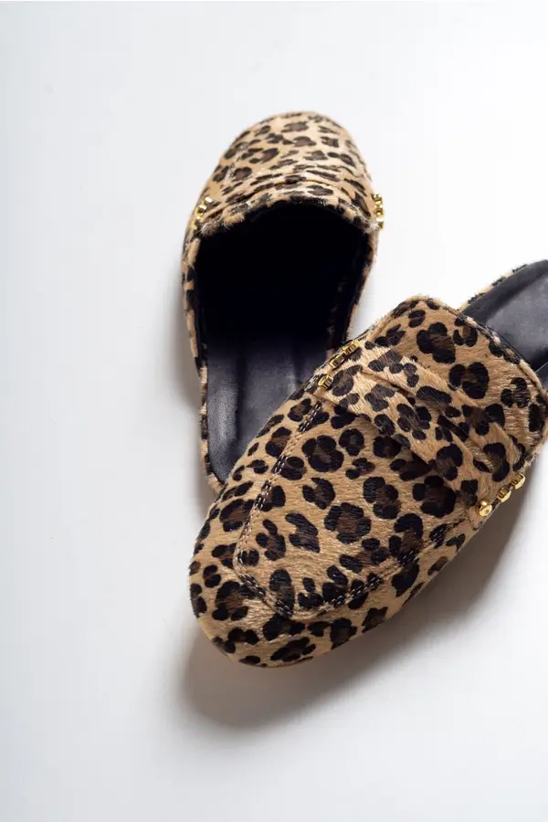 LuviShoes Дамски чехли с леопардов принт