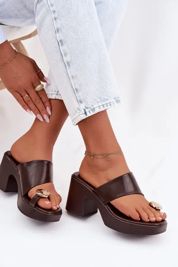 Boto Дамски декорирани чехли на блоков ток