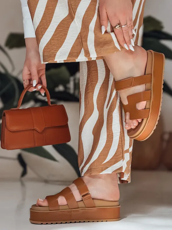 DStreet Дамски джапанки на платформа, цвят камила