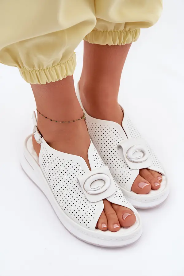 EVENTO Дамски кожени сандали EVENTO с декорация