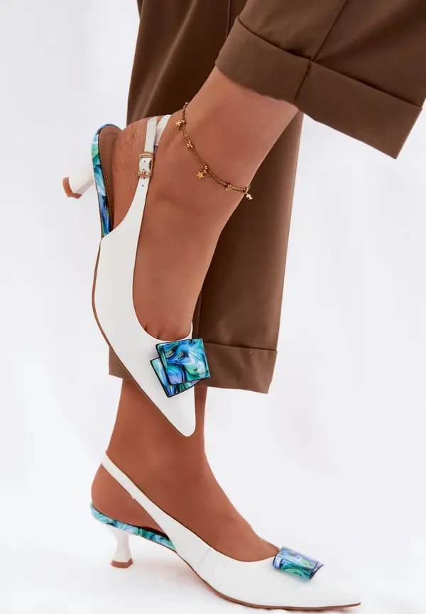 D&A Дамски кожени сандали с токчета и украшения