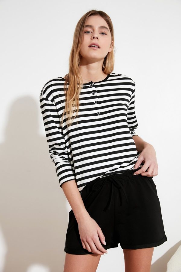 Trendyol дамски къси панталони Trendyol Bermuda