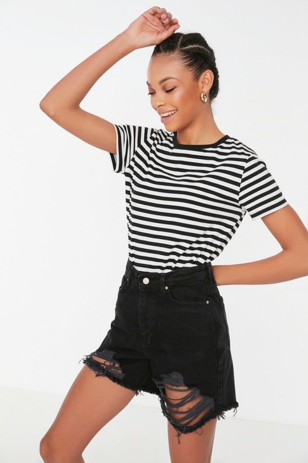 Trendyol Дамски къси панталони Trendyol Ripped