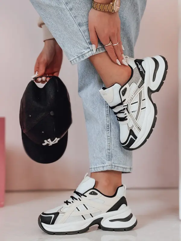 DStreet Дамски маратонки MODERMAX черни