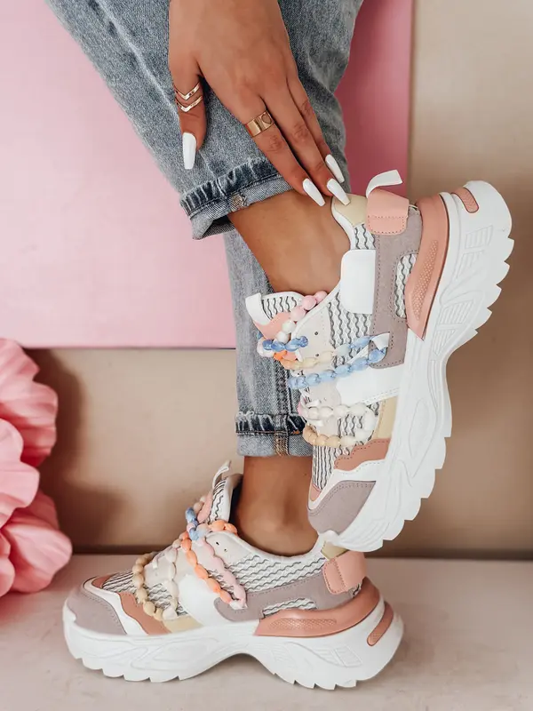 DStreet Дамски маратонки на платформата BEASTAR