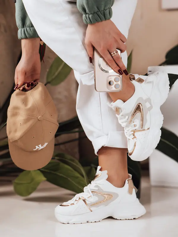 DStreet Дамски маратонки SPARKGLAM бели